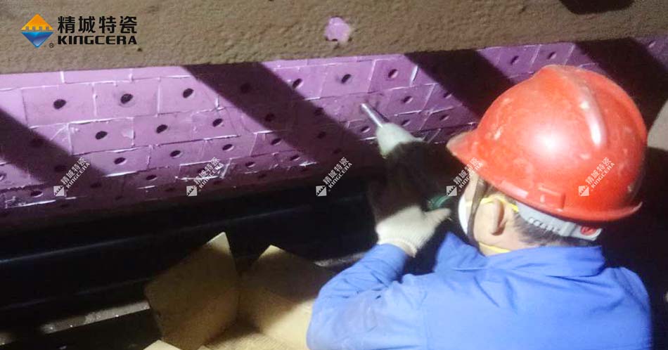 4008云顶集团牌新型耐磨陶瓷布料机圆辊使用成效